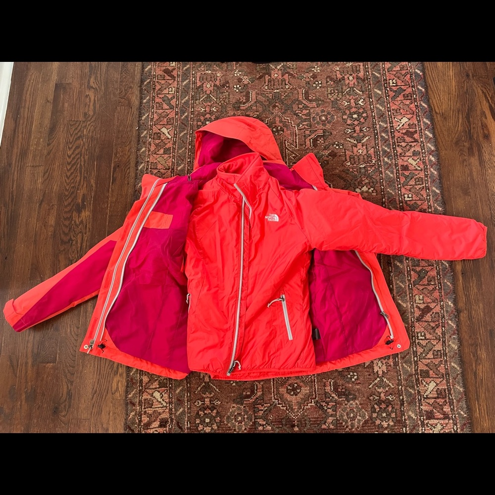 The North Face Ski Jacket Shell with Zip-In Puffer Lining. 2-in-1! ⛷